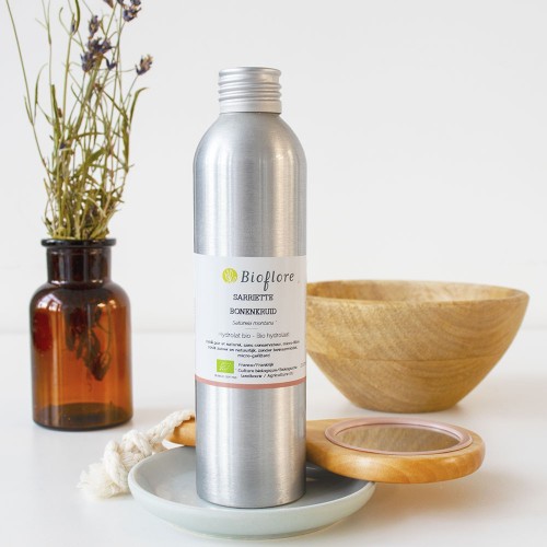 Hydrolaat van bio bergbonenkruid werkt ontsmettend op vele domeinen