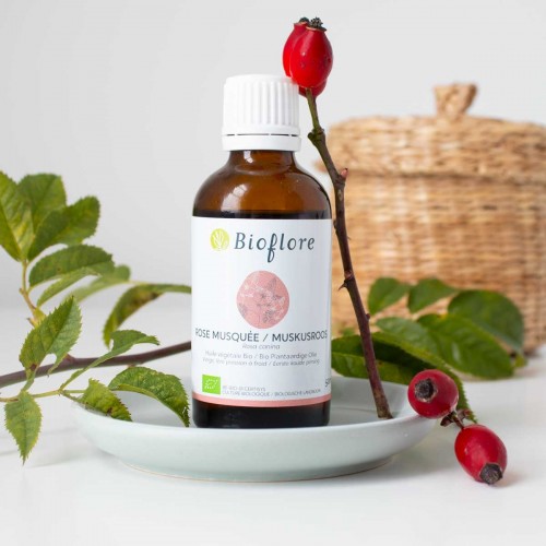 Organic rose hip oil to rejuvenate and repair the skin.