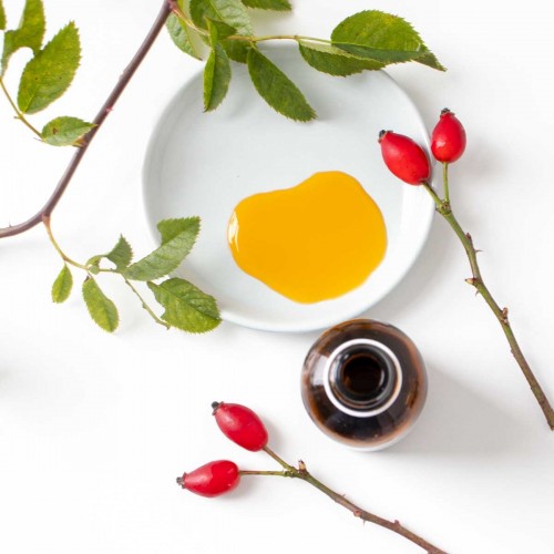 Organic rose hip oil to rejuvenate and repair the skin.
