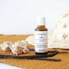 Biologische oliemaceraat van vanille, parfumeert en satineert de huid Biologische oliemaceraat van vanille, parfumeert en satineert de huid