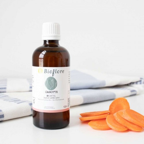 Our organic Carrot oil macerate to brighten the complexion