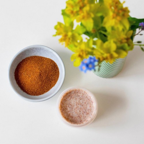 Peeling van abrikozenpitpoeder voor een natuurlijke scrubbeurt!