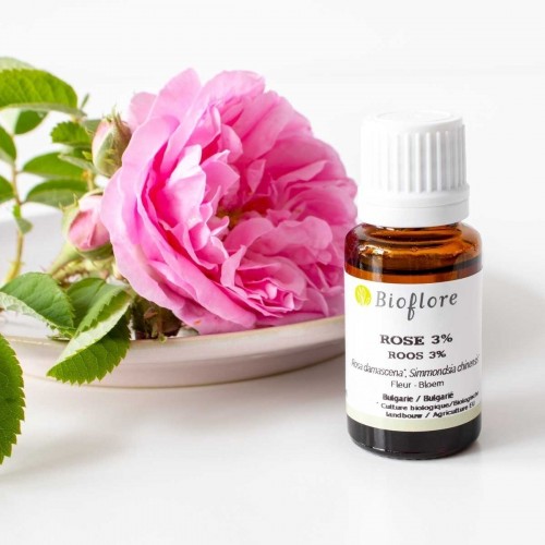 Rose otto essential oil for mature skin