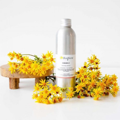 Ons hydrolaat van bio hamamelis verzacht de gevoelige huid, couperose