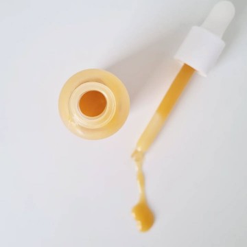 Anti-dark spot radiance serum with vitamin C & hyaluronic acid