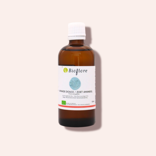 L'huile végétale d'amande douce bio pour apaiser les peaux sensibles