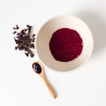 La poudre d'hibiscus bio pour embellir et faire briller les cheveux