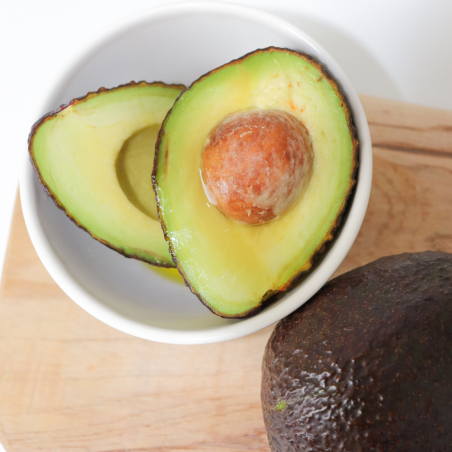 Moisturizing virgin avocado oil for dry skin and anti-wrinkle