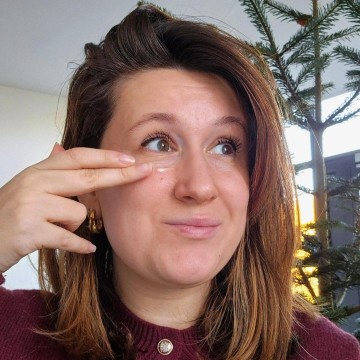 Oogcontourcrème met korenbloem en cactusvijg. Tegen wallen, donkere kringen en hydraterend.