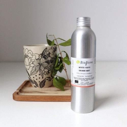 L'hydrolat de myrte bio en tonique cutané pour les peaux dévitalisées