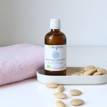 L'huile végétale d'amande douce bio pour apaiser les peaux sensibles