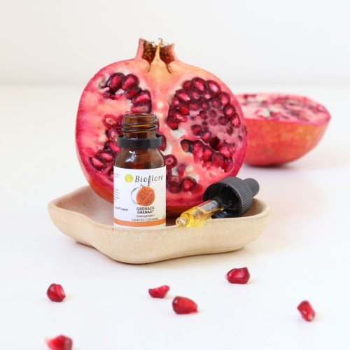 Soothing and regenerating organic pomegranate oil (CO2 extract)