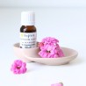 Essentiële olie van roosgeranium herstelt de huid
