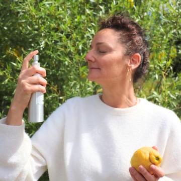 Bioflore Organic Lemon Hydrosol – For oily skin, nails and cuticles