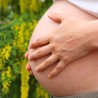 Huile de soin anti-vergetures aux huiles végétales bio – peau souple grossesse
