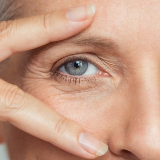 Eye contour: does this delicate area really need a specific skincare product?