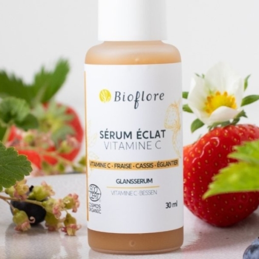 Le sérum éclat à la vitamine C : allié lumière et anti-taches