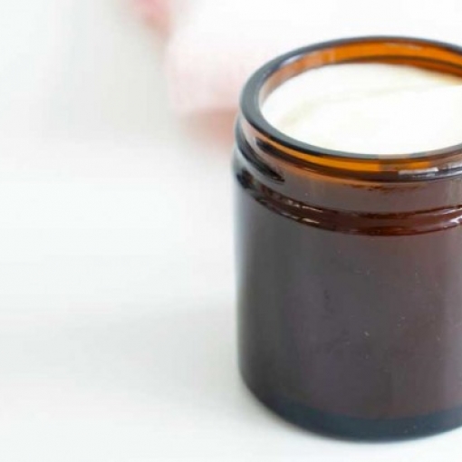 Anti-redness and soothing face cream recipe with chamomile - to do at home
